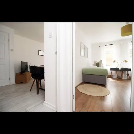 Luxury Town House In Bristol, Near Southmead Hospital Бристоль