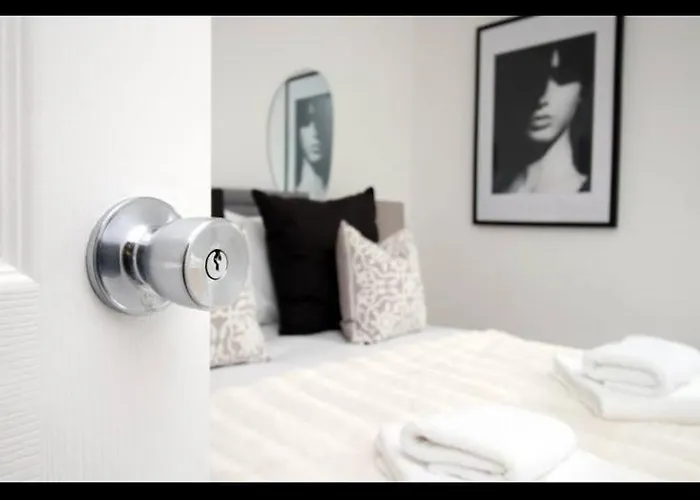 Luxury Town House In Bristol, Near Southmead Hospital Будинок відпочинку