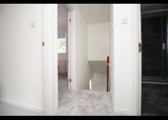 Будинок відпочинку Luxury Town House In Bristol, Near Southmead Hospital