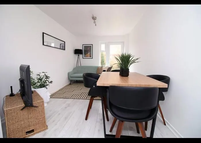 Luxury Town House In Bristol, Near Southmead Hospital * Бристоль