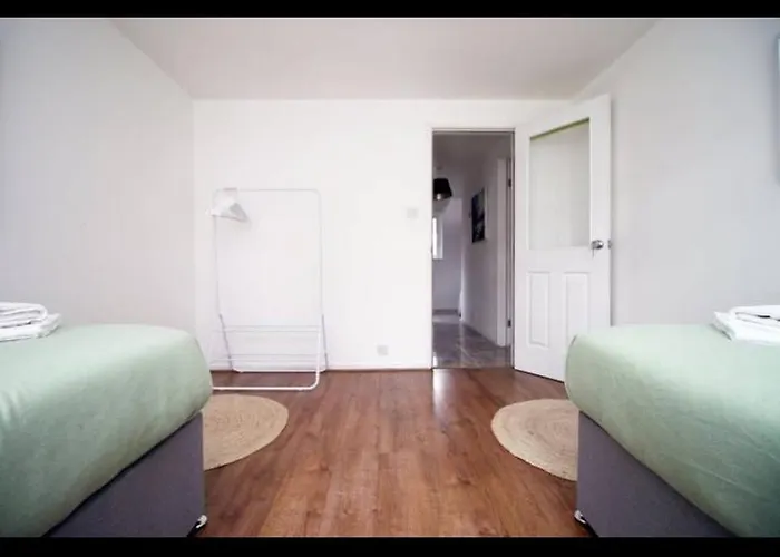 Luxury Town House In Bristol, Near Southmead Hospital