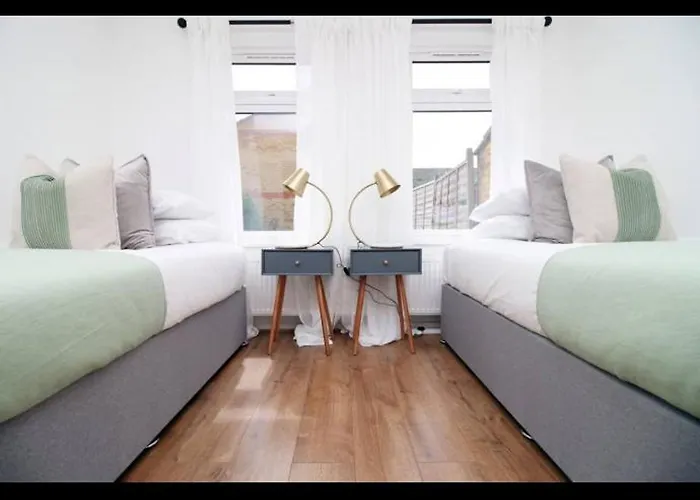 Будинок відпочинку Luxury Town House In Bristol, Near Southmead Hospital *