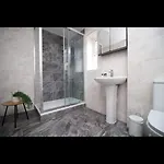 Luxury Town House In Bristol, Near Southmead Hospital Bristol