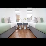 Holiday home Luxury Town House In Bristol, Near Southmead Hospital *