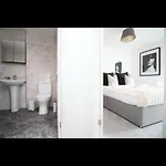 Luxury Town House In Bristol, Near Southmead Hospital Holiday home Bristol
