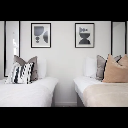 Luxury Town House In Bristol, Near Southmead Hospital *