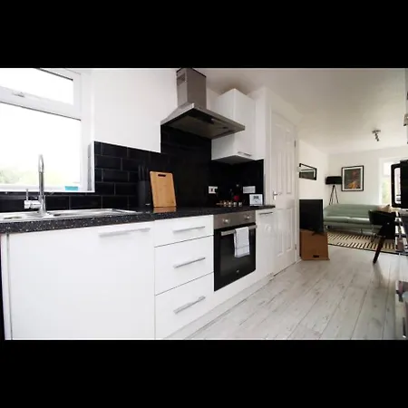 Luxury Town House In Bristol, Near Southmead Hospital Бристоль