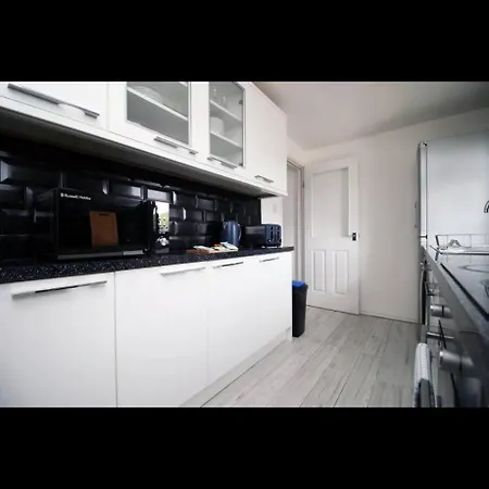 Luxury Town House In Bristol, Near Southmead Hospital * Μπρίστολ