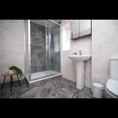 Luxury Town House In Bristol, Near Southmead Hospital Μπρίστολ