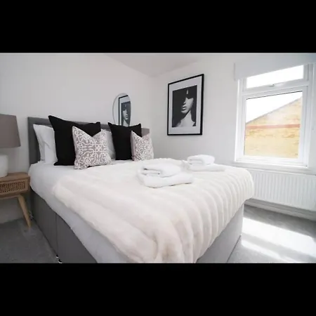 Luxury Town House In Bristol, Near Southmead Hospital Бристоль