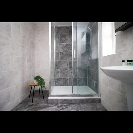 Luxury Town House In Bristol, Near Southmead Hospital Бристоль