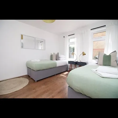 Luxury Town House In Bristol, Near Southmead Hospital *