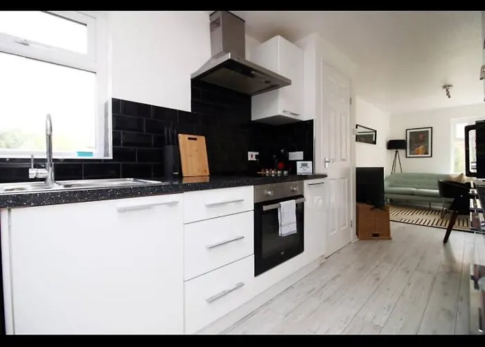 Luxury Town House In Bristol, Near Southmead Hospital Bristol