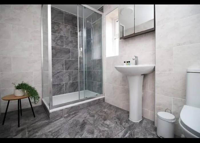 Luxury Town House In Bristol, Near Southmead Hospital Bristol