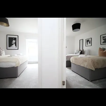 Vakantiehuis Luxury Town House In Bristol, Near Southmead Hospital *