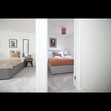 Vakantiehuis Luxury Town House In Bristol, Near Southmead Hospital