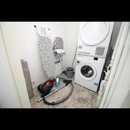 Luxury Town House In Bristol, Near Southmead Hospital Vakantiehuis