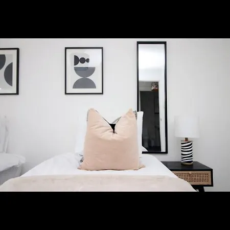 Vakantiehuis Luxury Town House In Bristol, Near Southmead Hospital