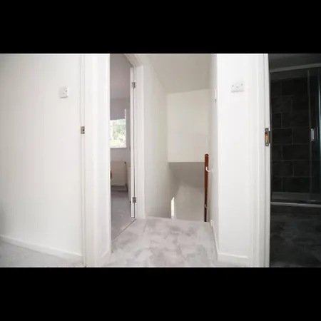 Vakantiehuis Luxury Town House In Bristol, Near Southmead Hospital