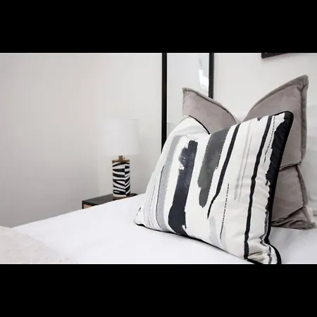Luxury Town House In Bristol, Near Southmead Hospital