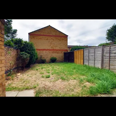 Luxury Town House In Bristol, Near Southmead Hospital Vakantiehuis Bristol