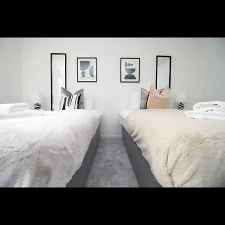 Vakantiehuis Luxury Town House In Bristol, Near Southmead Hospital Bristol