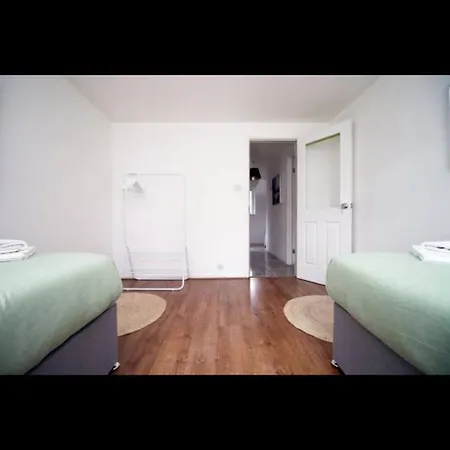 Luxury Town House In Bristol, Near Southmead Hospital