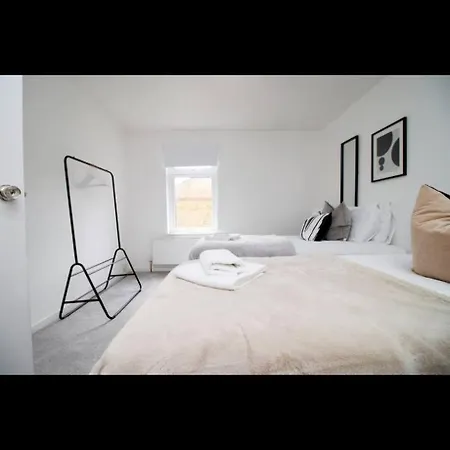 Vakantiehuis Luxury Town House In Bristol, Near Southmead Hospital Bristol